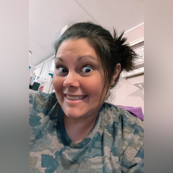 Meet your Posher, Tina - Picture 2 of 4